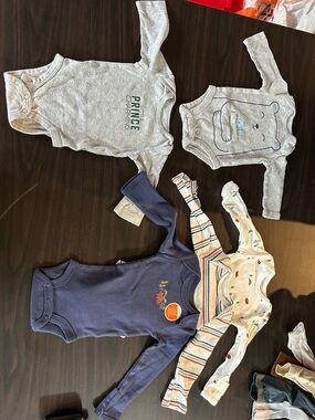 Baby Boy Newborn + 3M Long Sleeve Bodysuit Bundle of 5 new and gently used